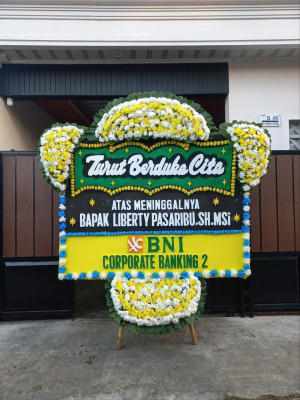 Papan Bunga Duka di Selong Blanak